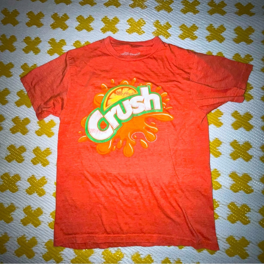 Crush women’s t-Shirt orange size small